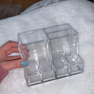 Clear makeup organizer